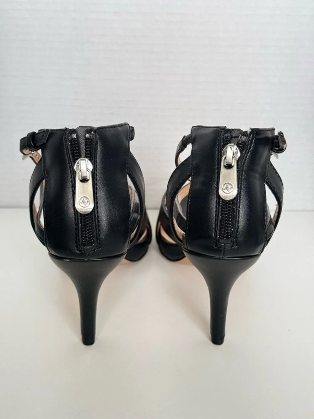 Adrienne Vittadini Black Leather Crisscross Ankle-Strap Heels Size 8 - Picture 5 of 8